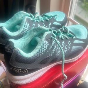 Fila sneakers 7.5 NEW NEVER WORN